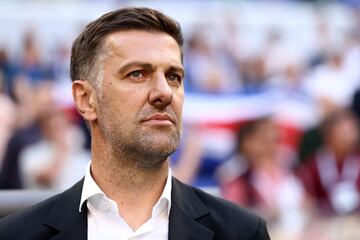 El ex jugador de clubes como el Werder Bremen o Shalke 04 intentará seguir creciendo como entrenador en el combinado serbio.