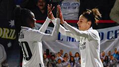 Feller y Esther celebran el 0-1 del Real Madrid al Levante Las Planas.