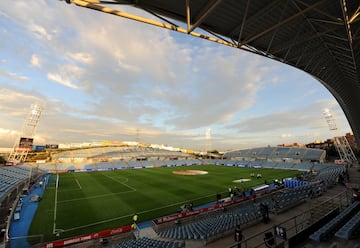 Est ubicado en la ciudad de Getafe, Espa?a. Es el estadio del Getafe Club de Ftbol y tiene una capacidad de 17.000 espectadores. 