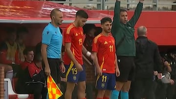 Roberto Fernández, debutante con la selección sub-21 de España, junto a Raúl Moro.