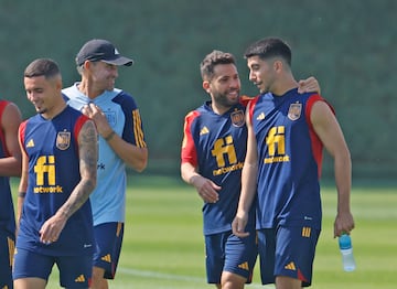 Luis Enrique, Jordi Alba y Carlos Soler durante el entrenamiento de la selección española de esta mañana.