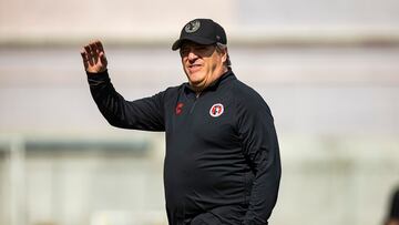 Miguel Herrera led his first practice as a Xolos coach
