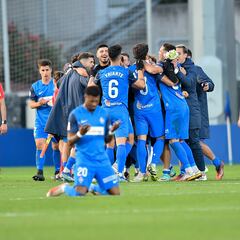 Tres puntos de sutura