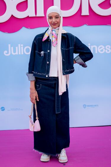 Gayar Brown posa en la alfombra rosa por el pase especial de la película ‘Barbie’ en el Gran Teatro CaixaBank.   
 
 