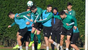 Cejudo da el susto tras dejar la sesi¨®n con un corte en la nariz