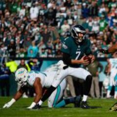 Los Eagles pierden contra los Dolphins y a Sam Bradford