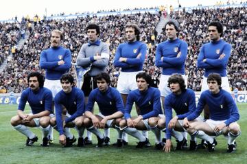 Alineación de la selección italiana en el Mundial de Argentina formada por:Franco Causio, Paolo Rossi, Antonio Cabrini, Gaetano Scirea, Giancarlo Antognoni, Marco Tardelli,  Romeo Benetti, Dino Zoff, Mauro Bellugi, Roberto Bettega, Claudio Gentile.