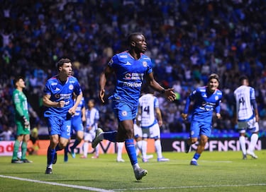 Nicolás Larcamón sobre la ausencia de Ebere en Conca: “Lo debe atender FIFA”