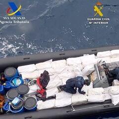 Una narcolancha es interceptada con cuatro toneladas de cocaína al sur de Canarias