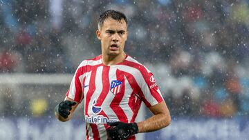 Reguilón, con el Atlético.