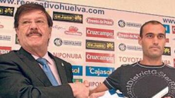 <b>SIN DUDAS. </b>Pese a tener ofertas de equipos de Primera, el central no dudo en escoger el proyecto deportivo del Decano.