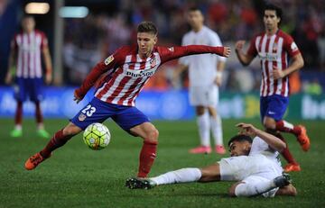 Defendió la camiseta del Atlético de Madrid durante dos temporadas diferentes, la 2015-16 y la 2017-18. Jugó cedido en el Sevilla la temporada 2016-17.