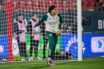 Memo Ochoa.