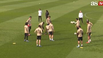 El lado de Militao que no se había visto: su vacile a Mendy mientras se ataba los cordones