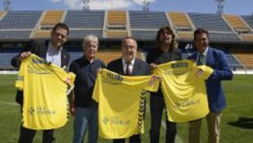 Tomás Roncero, Manolín Bueno, Alfredo Relaño, Juan José y Joaquín Maroto, en el estadio Ramón de Carranza.