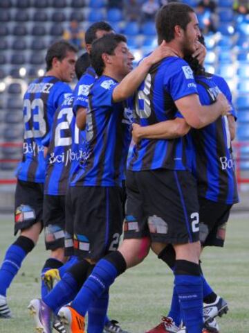 Unión La Calera ha ganado a Huachipato en sus últimas tres visitas al estadio CAP: 2-1 en 2012, 1-0 en 2013 y 4-0 en 2014. Los acereros no vencen en casa desde el 29-10-2011, 1-0 con gol de Jesús Vera.