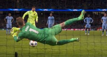 Penalti y posterior rechace fallado por Messi.