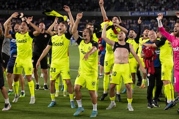 Los jugadores del Girona celebran su ascenso al ganar al Tenerife en el partido de vuelta del playoff de ascenso.