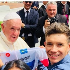 'Superman' López visitó al Papa Francisco tras el Giro de Italia