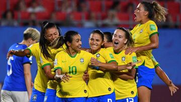 Brasil derrot&oacute; a Italia en la &uacute;ltima fecha del grupo C y se clasific&oacute; tercera de su grupo. 