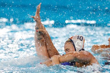 Elena Ruiz lidera el debut de una España voraz ante las anfitrionas