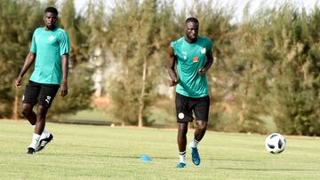 Cheikhou Kouyate y Alfred Ndiaye durante un entrenamiento con Senegal.