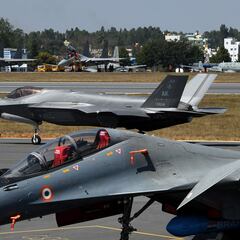 The air force of the world’s most populous country takes possession of the Russian super fighter jet