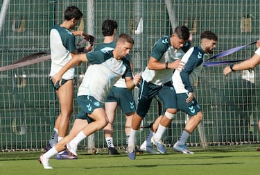 A falta de fichajes, Ramón y Brasanac