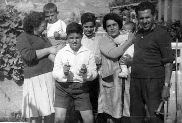 Arturo P¨¦rez-Reverte pueblo infancia desaparecido experimento social en Espa?a