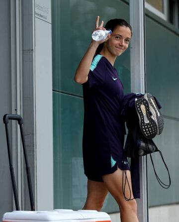 La jugadora del equipo femenino del FC Barcelona, Aitana Bonmati durante el entrenamiento que han realizado para preparar el partido de semifinales de la Liga de Campeones que disputarán el próximo domingo ante el Bayern de Múnich.