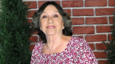 Justi, la madre de Amador Rivas. Su personaje era una mujer mayor con carácter, que aparecía en momentos clave de la vida de su hijo. Murió en 2016 a los 76 años por cáncer de pulmón.