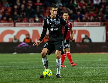 A pesar de contar con un importante grupo de defensores en el Celta de Vigo, Mohamed podría llevar a alguien conocido para acomodar la parte baja del equipo. Para ello, quizá piense en un jugador joven y con proyección como el ‘Cachorro’. 