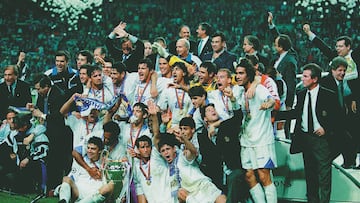 La plantilla del Real Madrid celebra la Champions League de 1998.