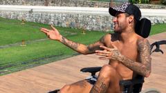Neymar 'homenajea' a Hawking y es duramente criticado en redes