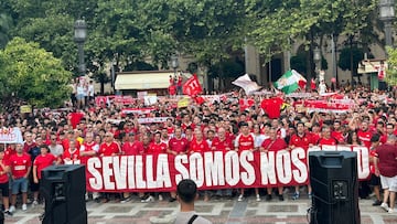 Unos 8.000 sevillistas se manifiestan contra el Consejo