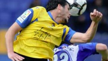 <b>NO ACABÓ. </b>Álvaro Silva, que salta con Delibasic, fue expulsado en el minuto 88.