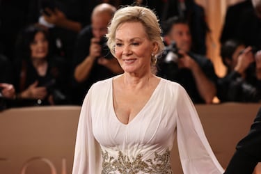 Jean Smart posa en la alfombra roja durante la 83ª edición de los Globos de Oro en Beverly Hills.