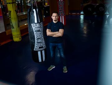 Petr Petrov en el Gimnasio de la Federación Española de Boxeo del Campo del Rayo Vallecano.