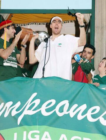 Su primera Copa de la Liga la ganó en 2006 con el Unicaja de Málaga