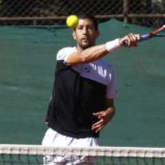 Podlipnik cae en singles pero avanza en dobles de Ostrava