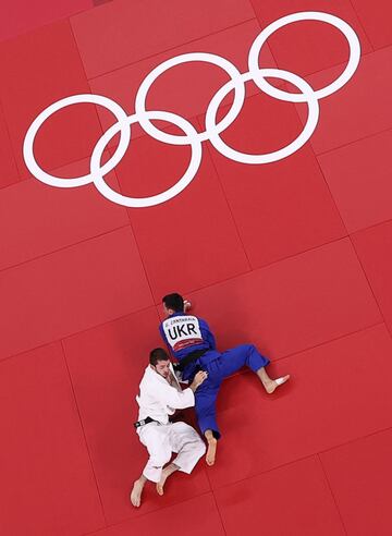 El judoca espa?ol Alberto Gaitero ha ca¨ªdo en primera ronda frente al ucraniano Heorhi Zantaraia en una pelea muy dura, en la que el espa?ol acab¨® con casi toda la cara vendada.