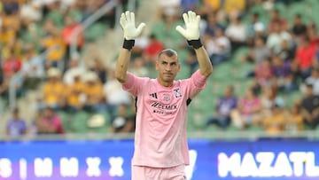 Nahuel Guzman of Tigres during the 6th round match between Mazatlan FC and Tigres UANL as part of the Liga BBVA MX, Torneo Apertura 2025 at El Encanto Stadium, on August 23, 2025 in Mazatlan, Sinaloa, Mexico.