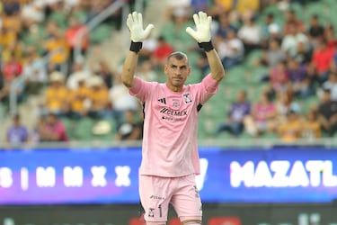 Nahuel Guzmán y sus 200 juegos impasable en el arco de Tigres 
