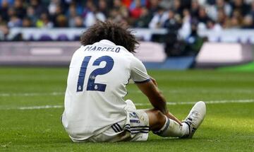 Marcelo reacts to his injury in Saturday's game.