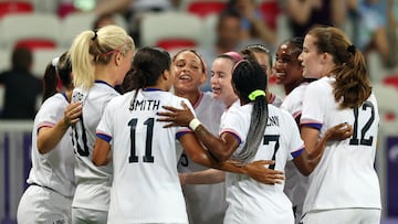 Paris 2024 Olympics - Football - Women's Group B - United States of America vs Zambia - Nice Stadium, Nice, France - July 25, 2024. Trinity Rodman of United States celebrates scoring their first goal with teammates. REUTERS/Raquel Cunha