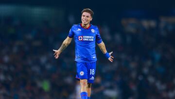 Rodrigo Huescas of Cruz Azul during the Quarterfinals first leg match between Pumas UNAM and Cruz Azul as part of the Torneo Clausura 2024 Liga BBVA MX at Olimpico Universitario Stadium on May 09, 2024 in Mexico City, Mexico.