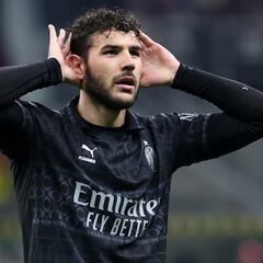 Theo apaga al Nápoles