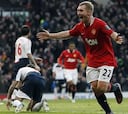 Scholes marca con el United en su vuelta a la Premier