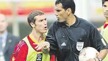 <b>POLÉMICO. </b>Al-Ghandour en el partido entre España y Corea, en 2002.