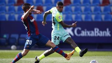 Kenedy, durante el pasado Levante - Granada.